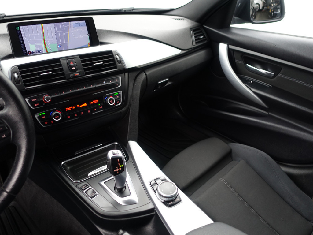 
BMW 3-serie 320d M Sport Aut- Schuifdak, Xenon Led, Sport Interieur, Stoelverwarming, Park Assist, Dynamic Select vol									