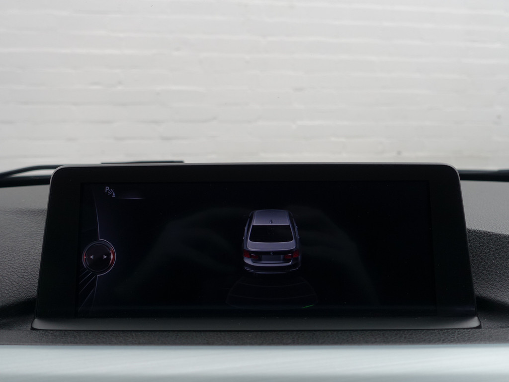 
BMW 3-serie 320d M Sport Aut- Schuifdak, Xenon Led, Sport Interieur, Stoelverwarming, Park Assist, Dynamic Select vol									