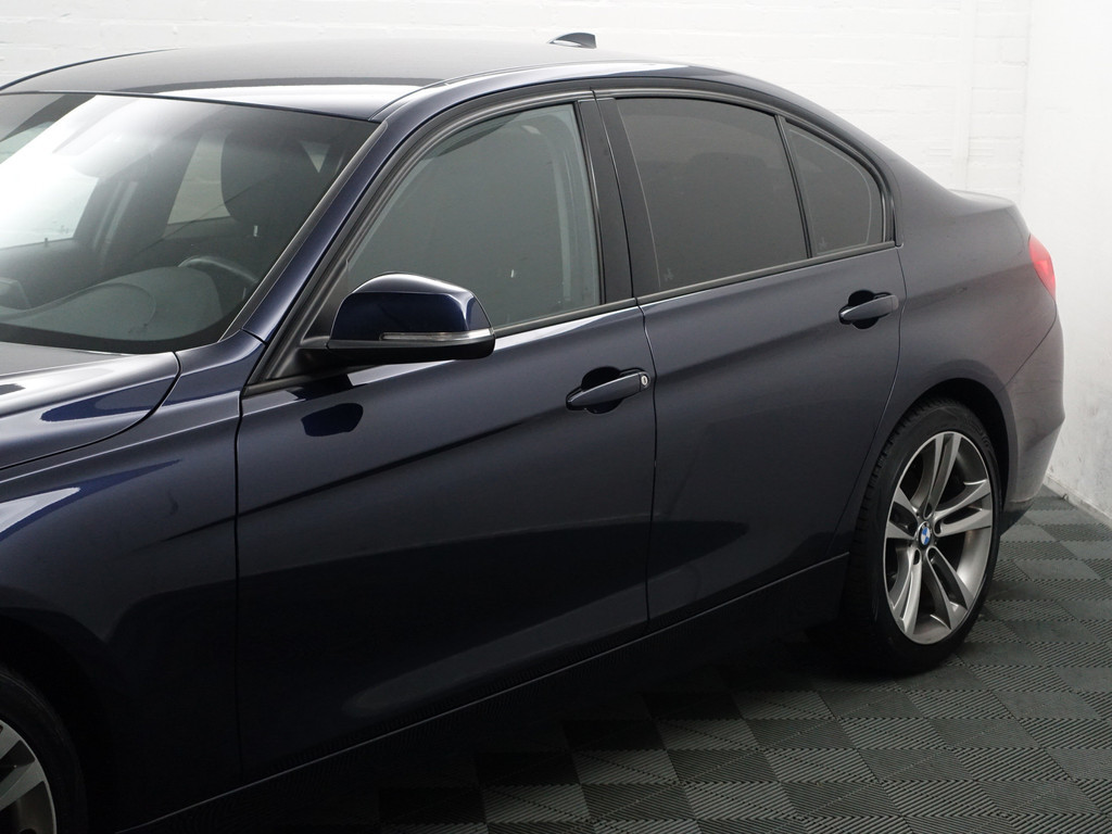 
								BMW 3-serie 320i M Sport Aut- Xenon Led, Park Assist, Sfeerverlichting, Stoelverwarming, Sport Interieur vol									