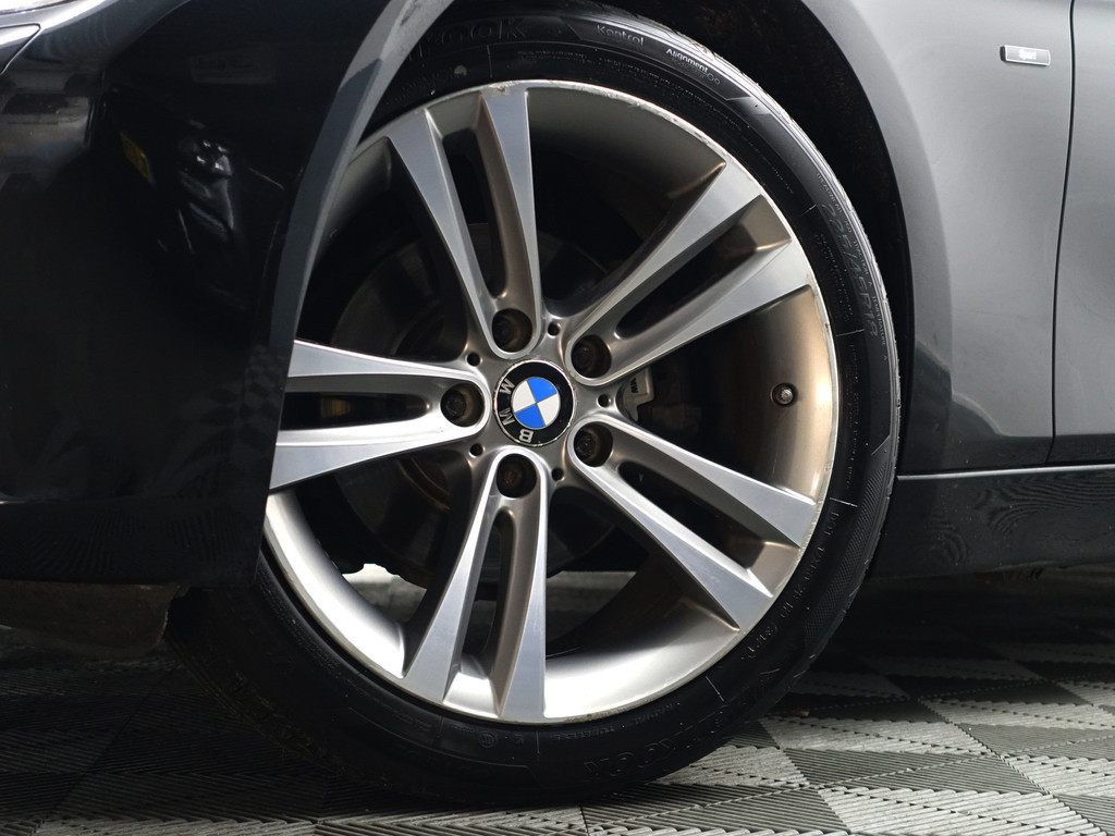 
BMW 3-serie 320d M Sport Aut- Schuifdak, Xenon Led, Sport Interieur, Stoelverwarming, Park Assist, Dynamic Select vol									