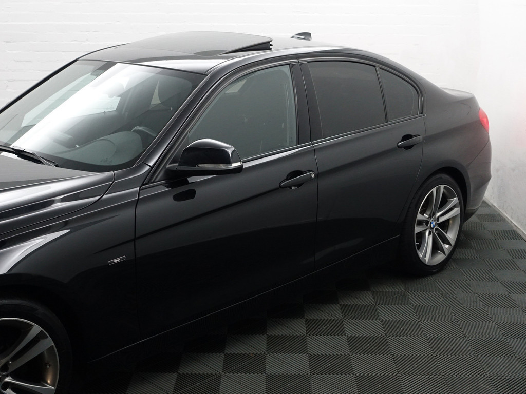 
BMW 3-serie 320d M Sport Aut- Schuifdak, Xenon Led, Sport Interieur, Stoelverwarming, Park Assist, Dynamic Select vol									