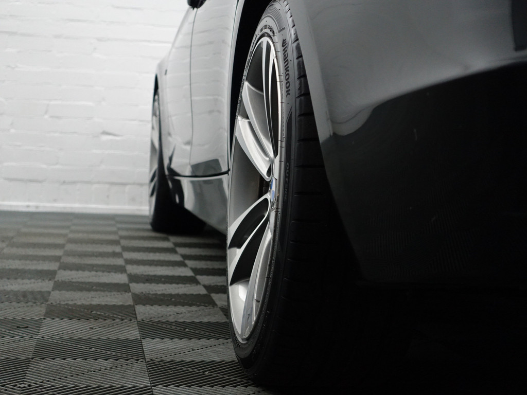 
BMW 3-serie 320d M Sport Aut- Schuifdak, Xenon Led, Sport Interieur, Stoelverwarming, Park Assist, Dynamic Select vol									