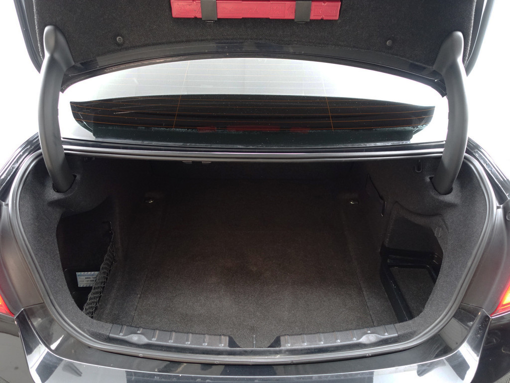 
BMW 3-serie 320d M Sport Aut- Schuifdak, Xenon Led, Sport Interieur, Stoelverwarming, Park Assist, Dynamic Select vol									