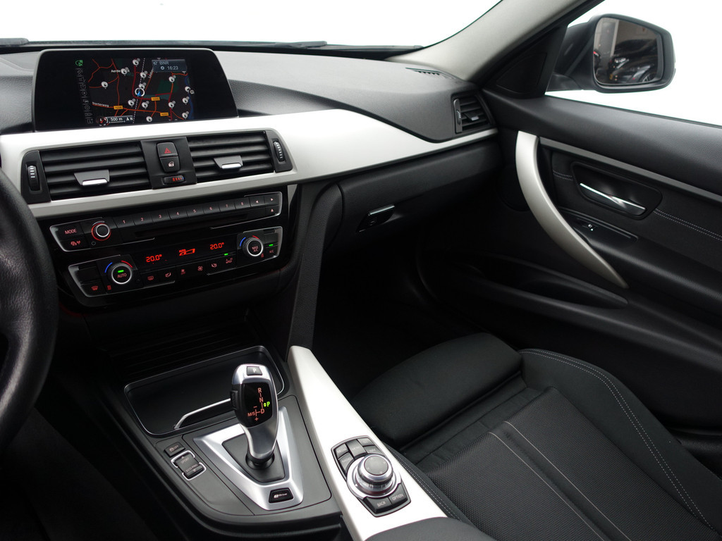 
								BMW 3-serie 330e High Executive Aut- Sport Interieur, Xenon Led, Sfeerverlichting, Dynamic Select, Standkachel vol									