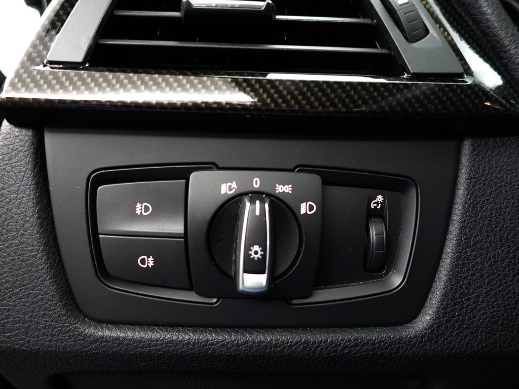 
BMW 3-serie 328i High Executive Aut- NAP 77dkm, Xenon Led, Park Assist, Dynamic Select, Carbon Pakket vol									