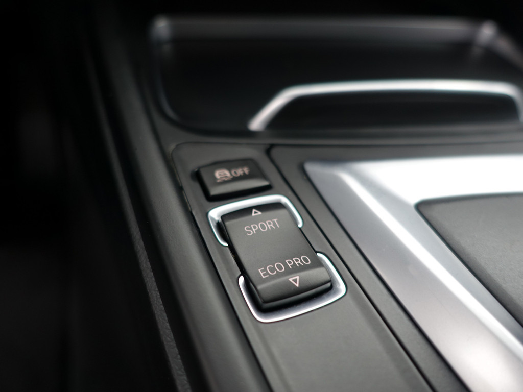 
								BMW 3-serie 330e High Executive Aut- Sport Interieur, Xenon Led, Sfeerverlichting, Dynamic Select, Standkachel vol									