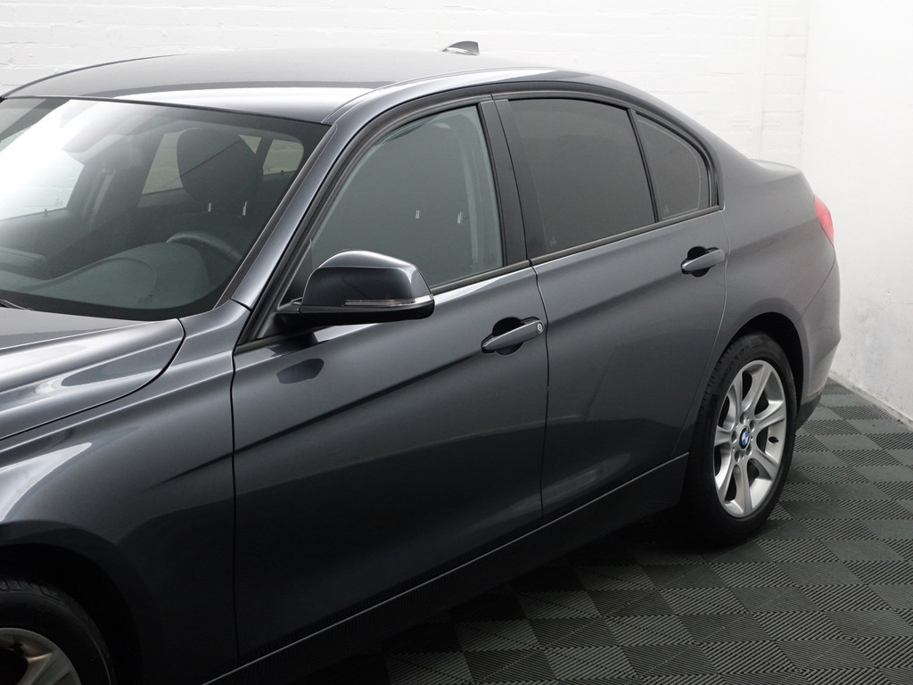 
BMW 3-serie 328i High Executive Aut- NAP 77dkm, Xenon Led, Park Assist, Dynamic Select, Carbon Pakket vol									