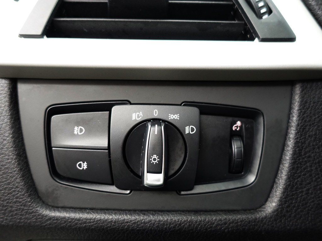 
								BMW 3-serie 330e High Executive Aut- Sport Interieur, Xenon Led, Sfeerverlichting, Dynamic Select, Standkachel vol									
