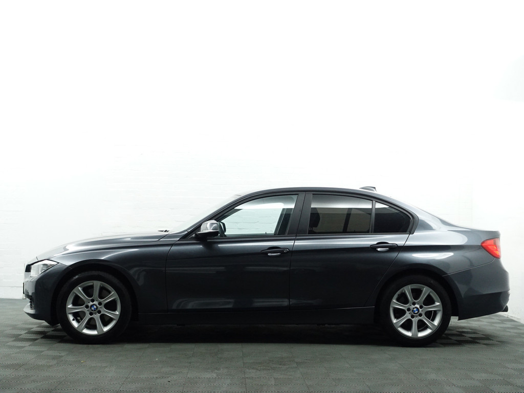 
BMW 3-serie 328i High Executive Aut- NAP 77dkm, Xenon Led, Park Assist, Dynamic Select, Carbon Pakket vol									