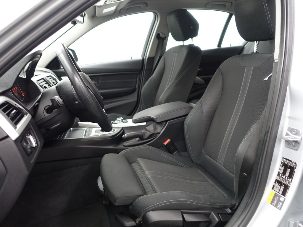 
								BMW 3-serie 330e High Executive Aut- Sport Interieur, Xenon Led, Sfeerverlichting, Dynamic Select, Standkachel vol									