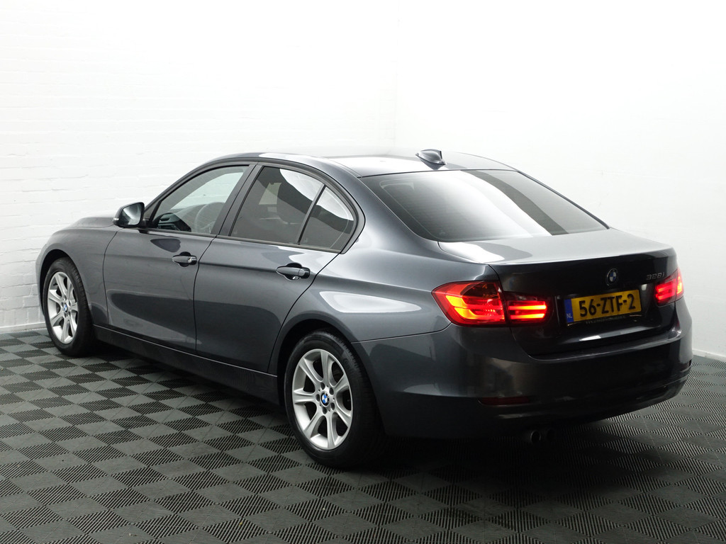 
BMW 3-serie 328i High Executive Aut- NAP 77dkm, Xenon Led, Park Assist, Dynamic Select, Carbon Pakket vol									
