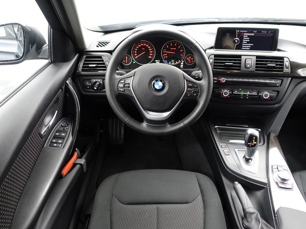 
BMW 3-serie 328i High Executive Aut- NAP 77dkm, Xenon Led, Park Assist, Dynamic Select, Carbon Pakket vol									