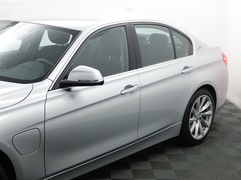 
								BMW 3-serie 330e High Executive Aut- Sport Interieur, Xenon Led, Sfeerverlichting, Dynamic Select, Standkachel vol									