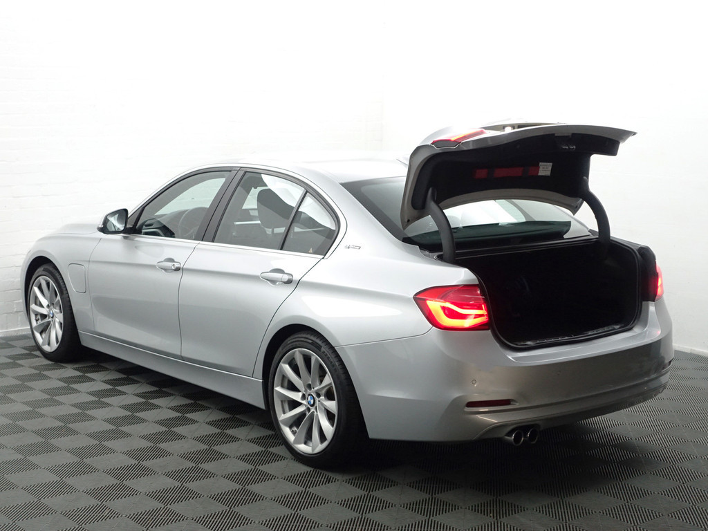
								BMW 3-serie 330e High Executive Aut- Sport Interieur, Xenon Led, Sfeerverlichting, Dynamic Select, Standkachel vol									
