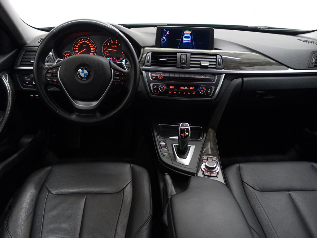 
BMW 3-serie 320i M Performance Aut- 57DKM, Xenon Led, Head-Up, Sfeerverlichting, Lane Assist, Park Assist vol									