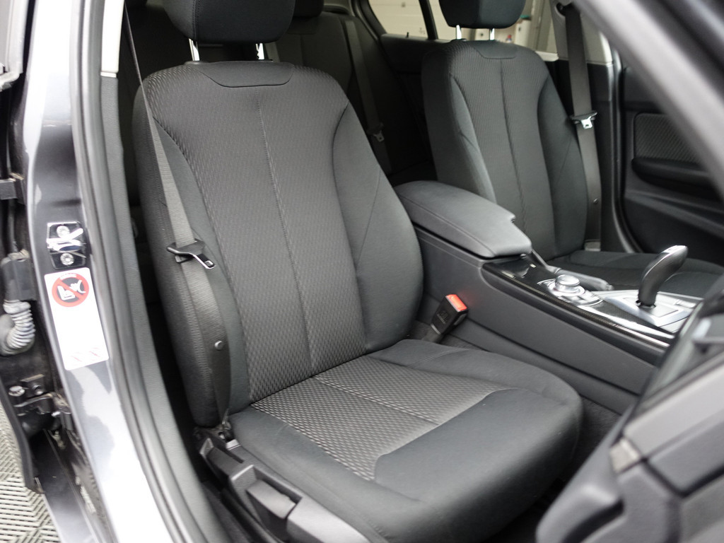 
BMW 3-serie 328i High Executive Aut- NAP 77dkm, Xenon Led, Park Assist, Dynamic Select, Carbon Pakket vol									