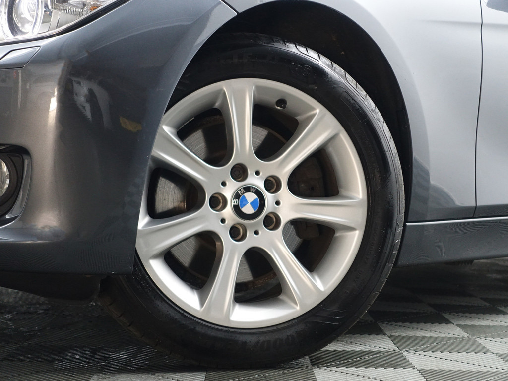 
BMW 3-serie 328i High Executive Aut- NAP 77dkm, Xenon Led, Park Assist, Dynamic Select, Carbon Pakket vol									