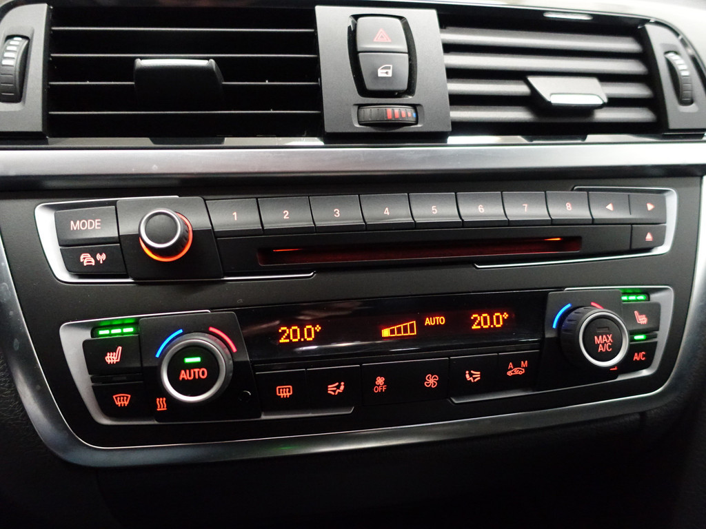 
BMW 3-serie 320i M Performance Aut- 57DKM, Xenon Led, Head-Up, Sfeerverlichting, Lane Assist, Park Assist vol									