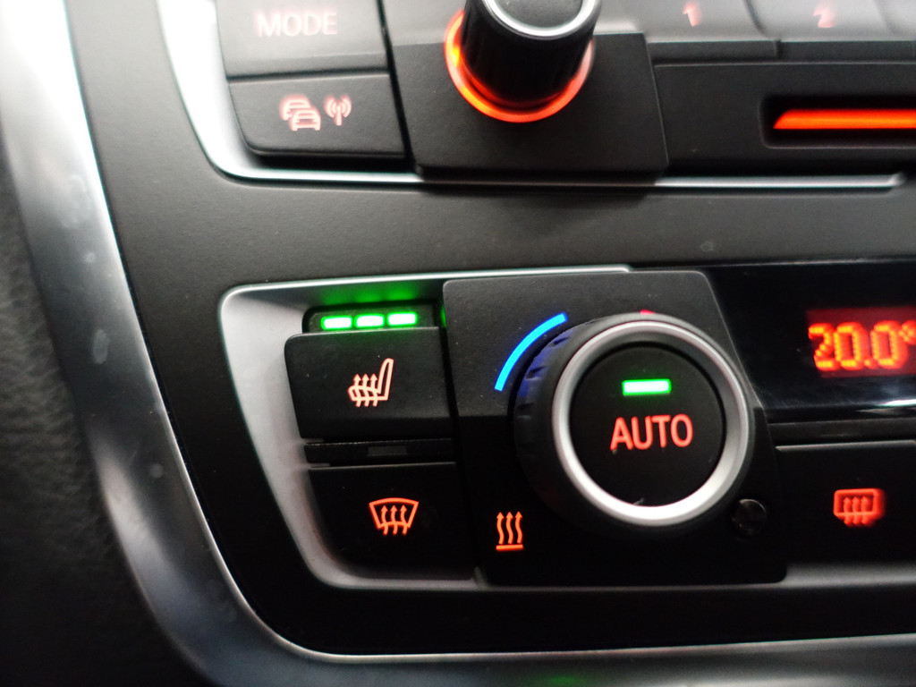 
BMW 3-serie 320i M Performance Aut- 57DKM, Xenon Led, Head-Up, Sfeerverlichting, Lane Assist, Park Assist vol									