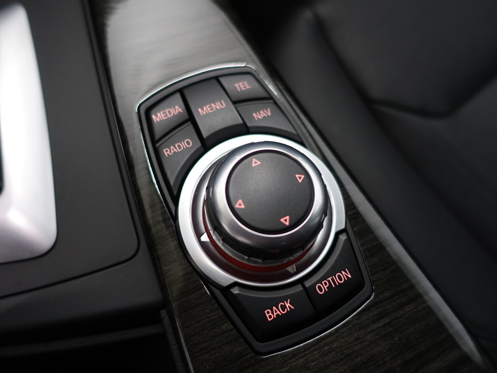 
BMW 3-serie 320i M Performance Aut- 57DKM, Xenon Led, Head-Up, Sfeerverlichting, Lane Assist, Park Assist vol									