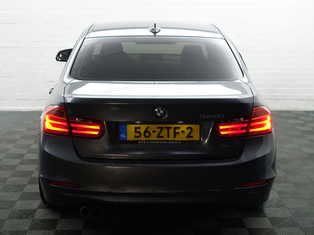 
BMW 3-serie 328i High Executive Aut- NAP 77dkm, Xenon Led, Park Assist, Dynamic Select, Carbon Pakket vol									