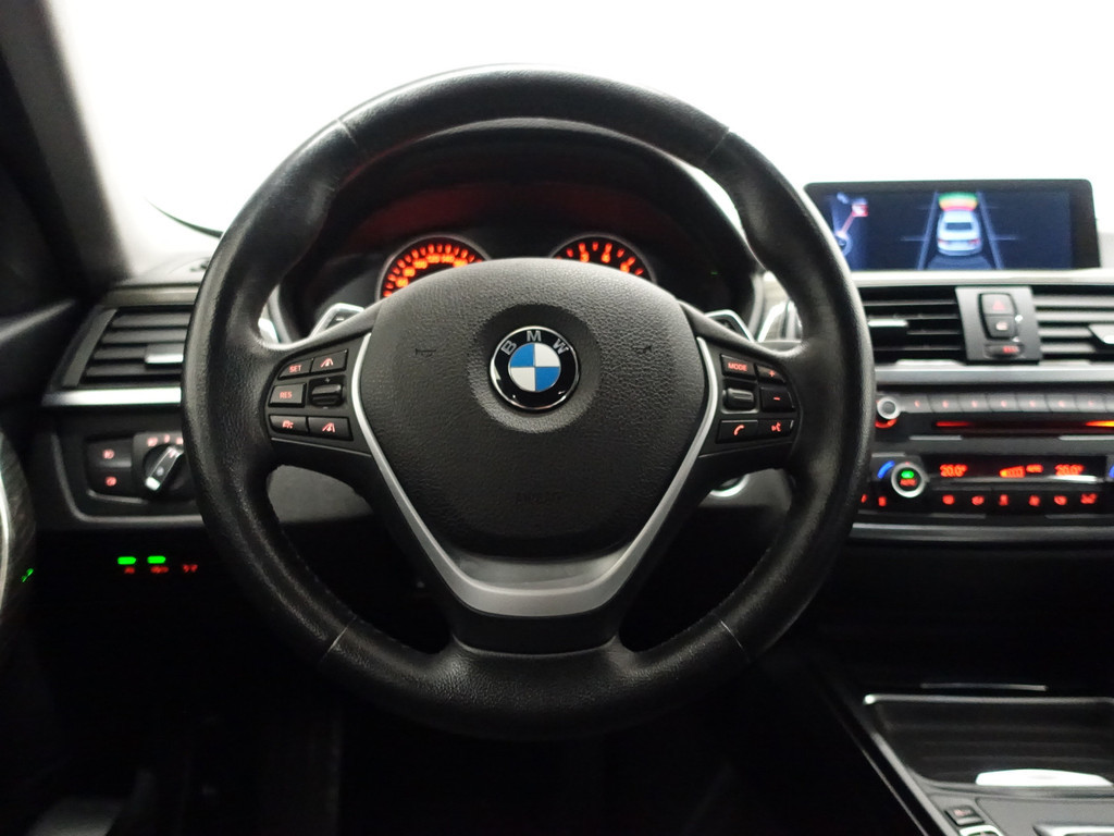 
BMW 3-serie 320i M Performance Aut- 57DKM, Xenon Led, Head-Up, Sfeerverlichting, Lane Assist, Park Assist vol									