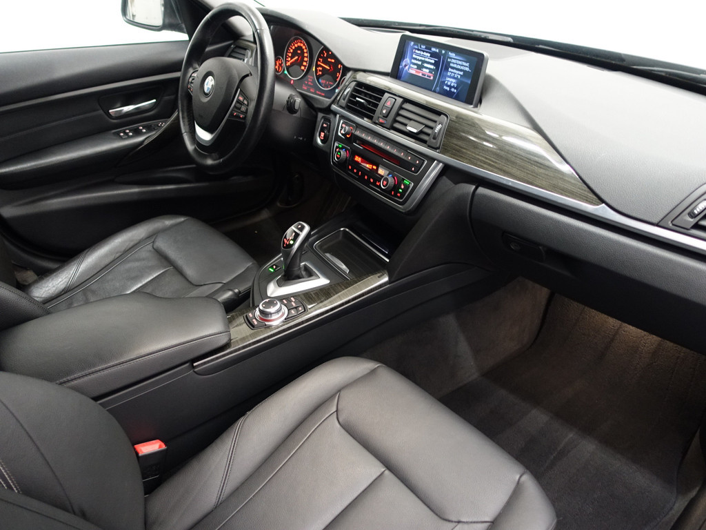 
BMW 3-serie 320i M Performance Aut- 57DKM, Xenon Led, Head-Up, Sfeerverlichting, Lane Assist, Park Assist vol									