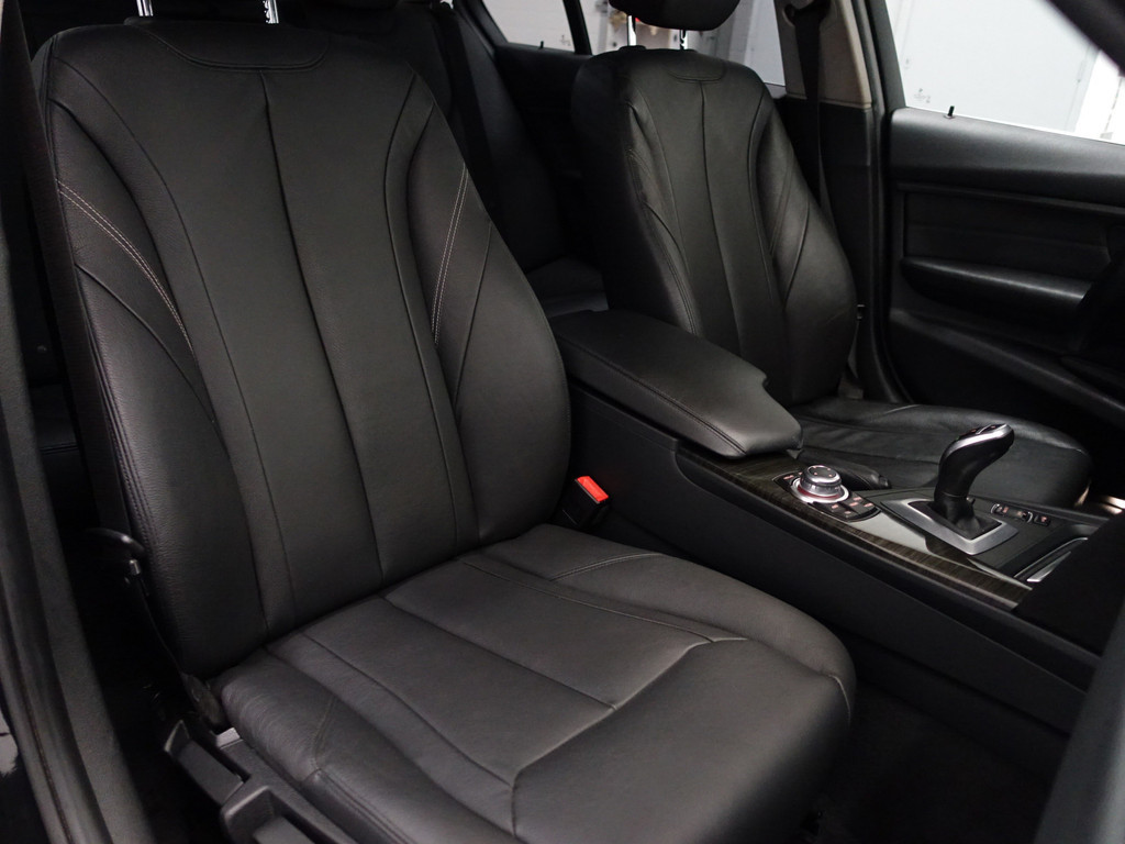 
BMW 3-serie 320i M Performance Aut- 57DKM, Xenon Led, Head-Up, Sfeerverlichting, Lane Assist, Park Assist vol									