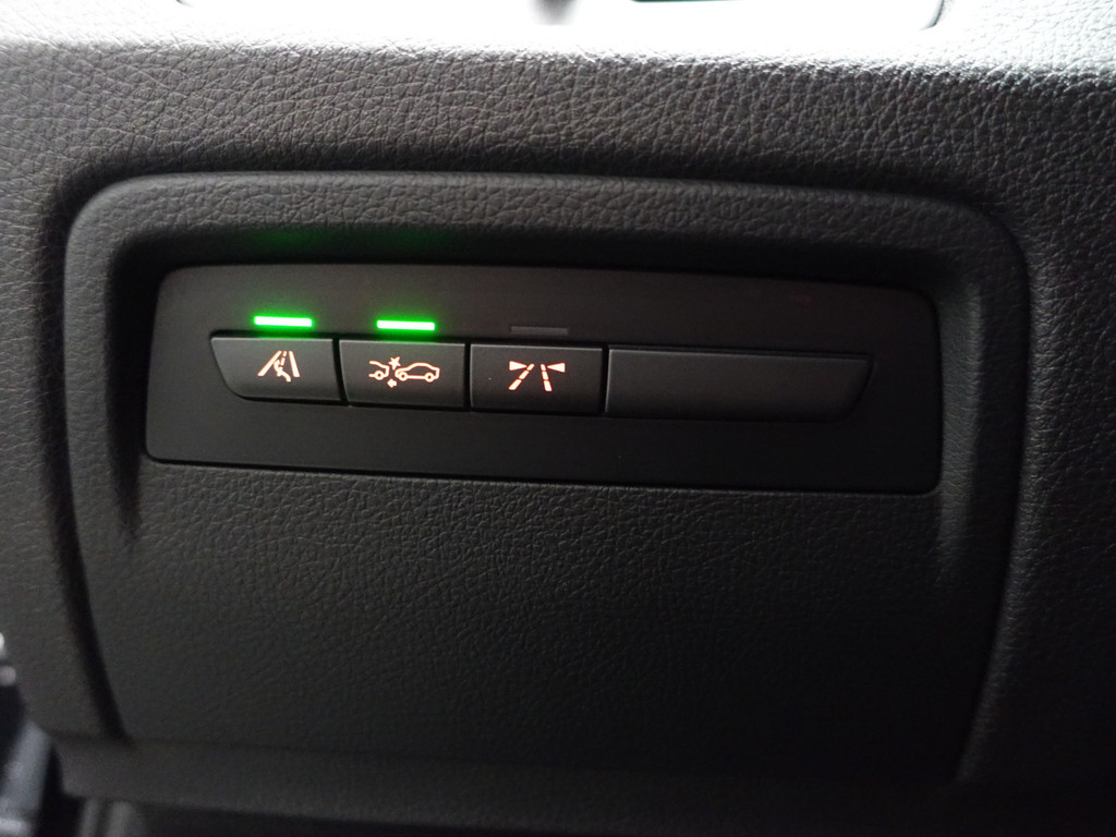 
BMW 3-serie 320i M Performance Aut- 57DKM, Xenon Led, Head-Up, Sfeerverlichting, Lane Assist, Park Assist vol									