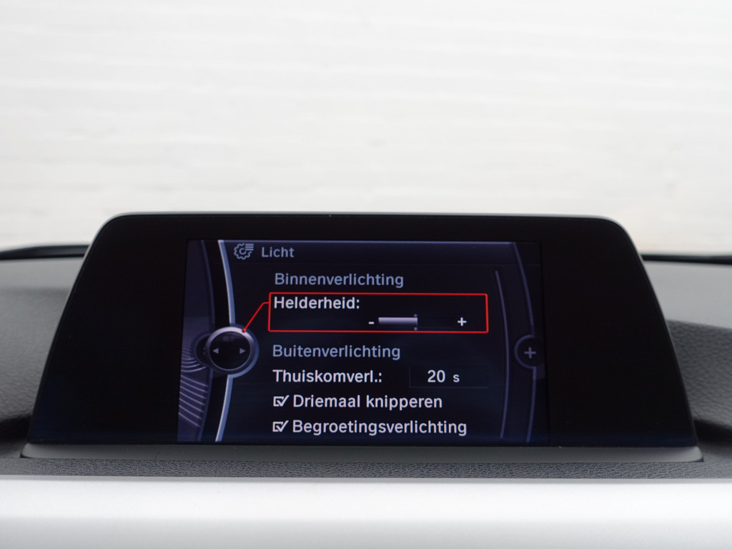 
BMW 3-serie 320i M Sport High Exe Aut- Dynamic Select, Park Assist, Sport Interieur, Navi, Clima, Cruise vol									