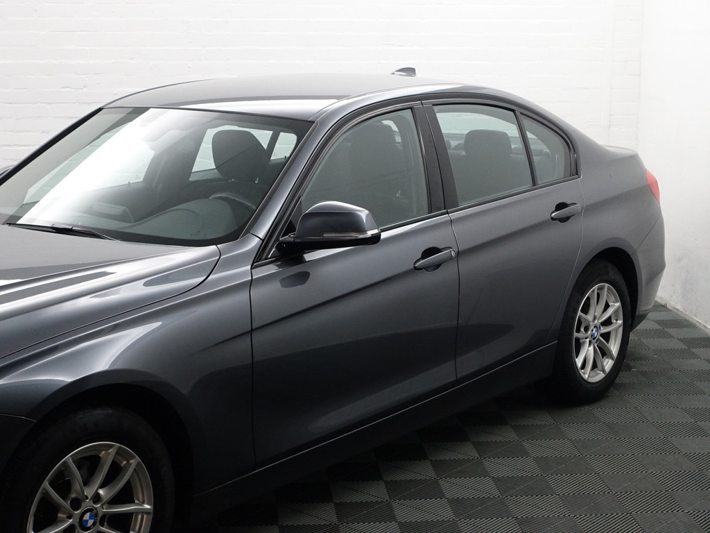 
BMW 3-serie 320i M Sport High Exe Aut- Dynamic Select, Park Assist, Sport Interieur, Navi, Clima, Cruise vol									
