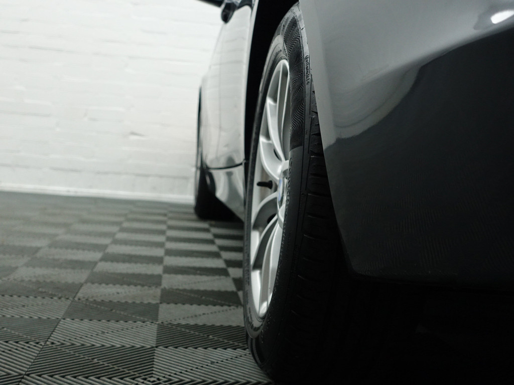 
BMW 3-serie 320i M Sport High Exe Aut- Dynamic Select, Park Assist, Sport Interieur, Navi, Clima, Cruise vol									