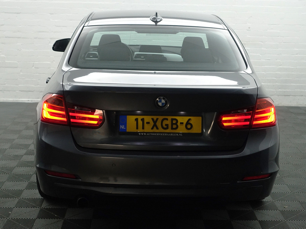 
BMW 3-serie 320i M Sport High Exe Aut- Dynamic Select, Park Assist, Sport Interieur, Navi, Clima, Cruise vol									