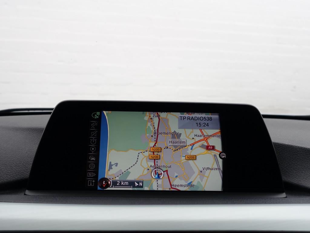 
BMW 3-serie 330e M Sport Aut- Schuifdak, Xenon Led, Park Assist, Sfeerverlichting, Leder Interieur, Navi pro vol									