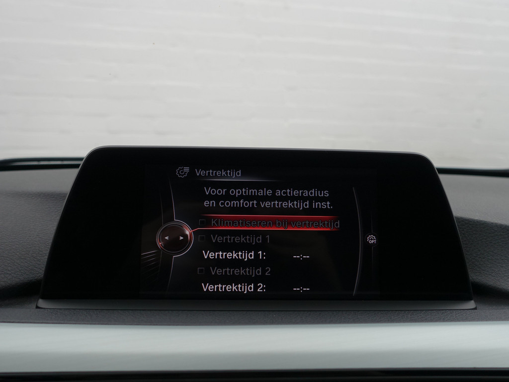 
BMW 3-serie 330e M Sport Aut- Schuifdak, Xenon Led, Park Assist, Sfeerverlichting, Leder Interieur, Navi pro vol									