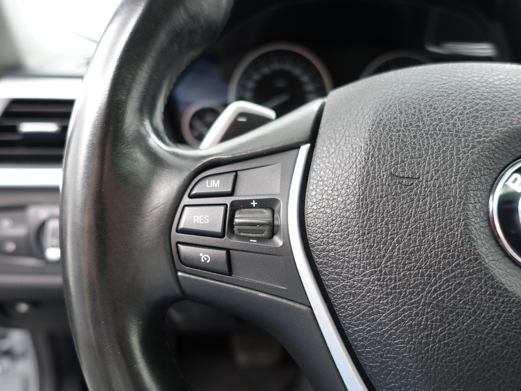 
BMW 3-serie 330e M Sport Aut- Schuifdak, Xenon Led, Park Assist, Sfeerverlichting, Leder Interieur, Navi pro vol									