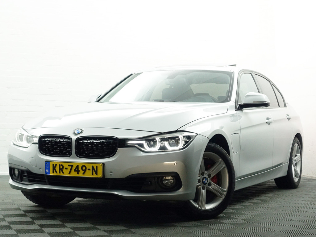 
BMW 3-serie 330e M Sport Aut- Schuifdak, Xenon Led, Park Assist, Sfeerverlichting, Leder Interieur, Navi pro vol									