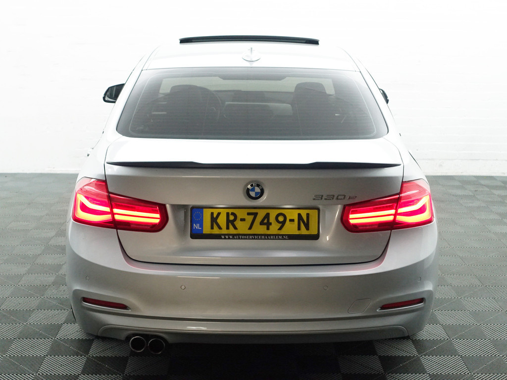 
BMW 3-serie 330e M Sport Aut- Schuifdak, Xenon Led, Park Assist, Sfeerverlichting, Leder Interieur, Navi pro vol									