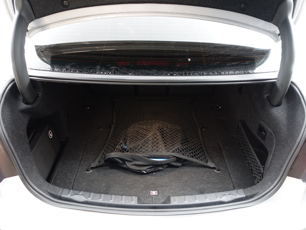 
BMW 3-serie 330e M Sport Aut- Schuifdak, Xenon Led, Park Assist, Sfeerverlichting, Leder Interieur, Navi pro vol									