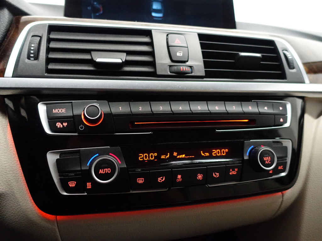 
BMW 3-serie 330e Individual M Sport Aut- Xenon Led, sfeerverlichting, Park Assist, Navi, Lane Assist vol									