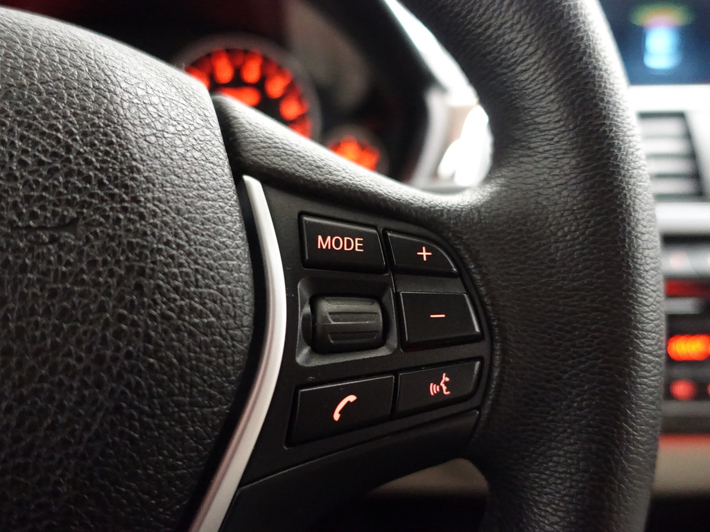 
BMW 3-serie 330e Individual M Sport Aut- Xenon Led, sfeerverlichting, Park Assist, Navi, Lane Assist vol									