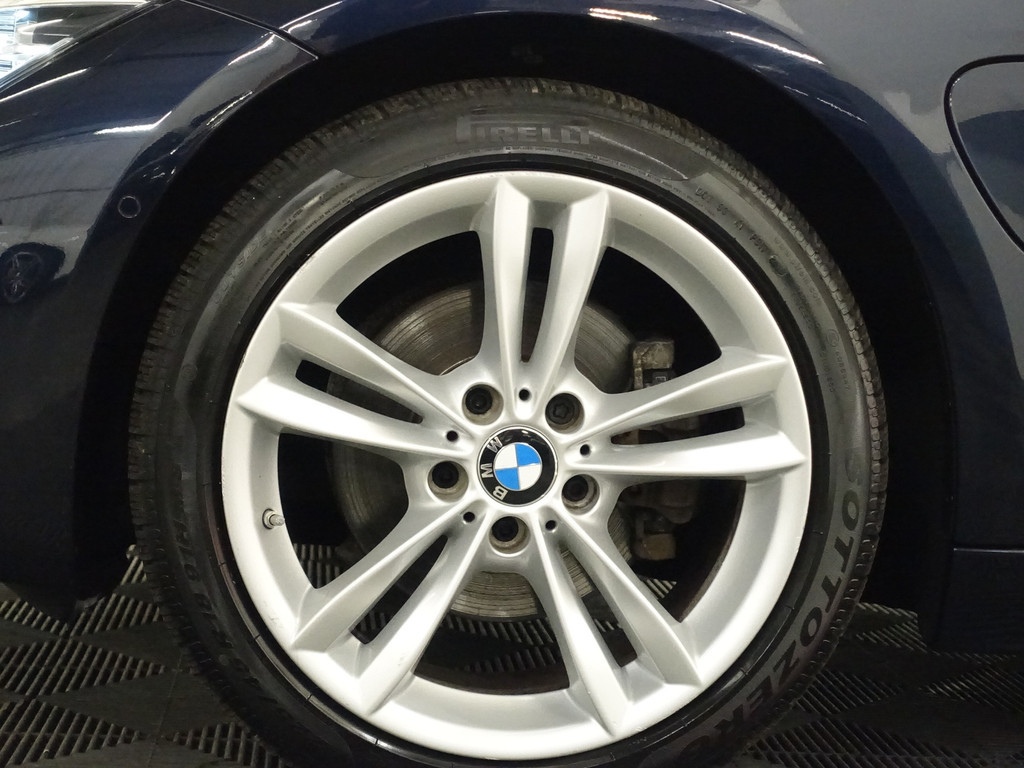 
BMW 3-serie 330e Individual M Sport Aut- Xenon Led, sfeerverlichting, Park Assist, Navi, Lane Assist vol									