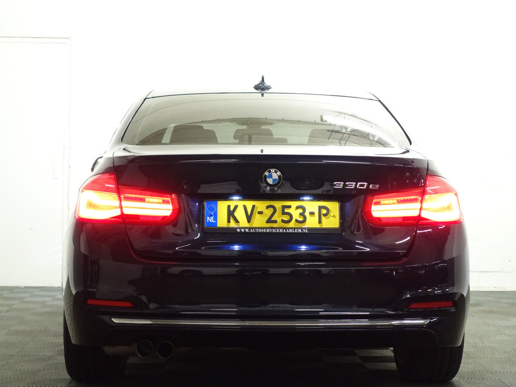 
BMW 3-serie 330e Individual M Sport Aut- Xenon Led, sfeerverlichting, Park Assist, Navi, Lane Assist vol									
