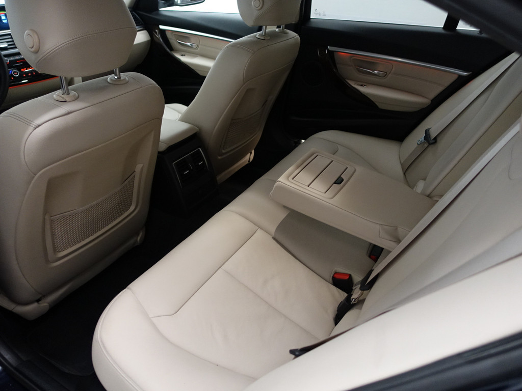 
BMW 3-serie 330e Individual M Sport Aut- Xenon Led, sfeerverlichting, Park Assist, Navi, Lane Assist vol									