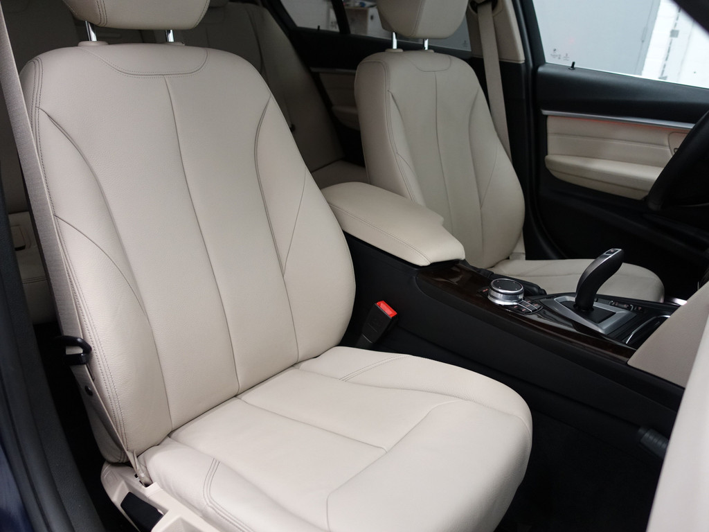 
BMW 3-serie 330e Individual M Sport Aut- Xenon Led, sfeerverlichting, Park Assist, Navi, Lane Assist vol									