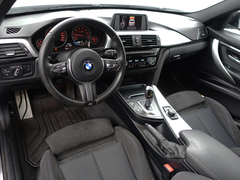
								BMW 3-serie 320i xDrive 250pk M Performance Aut- Xenon Led, Park Assist, Dynamic Select, Stoelverwarming, Clima vol									