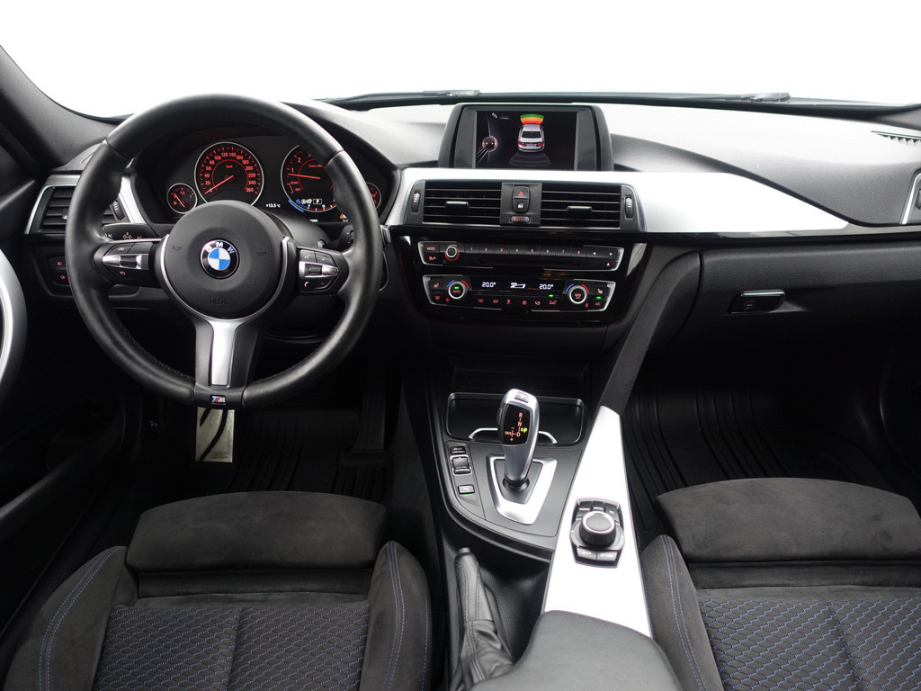 
								BMW 3-serie 320i xDrive 250pk M Performance Aut- Xenon Led, Park Assist, Dynamic Select, Stoelverwarming, Clima vol									