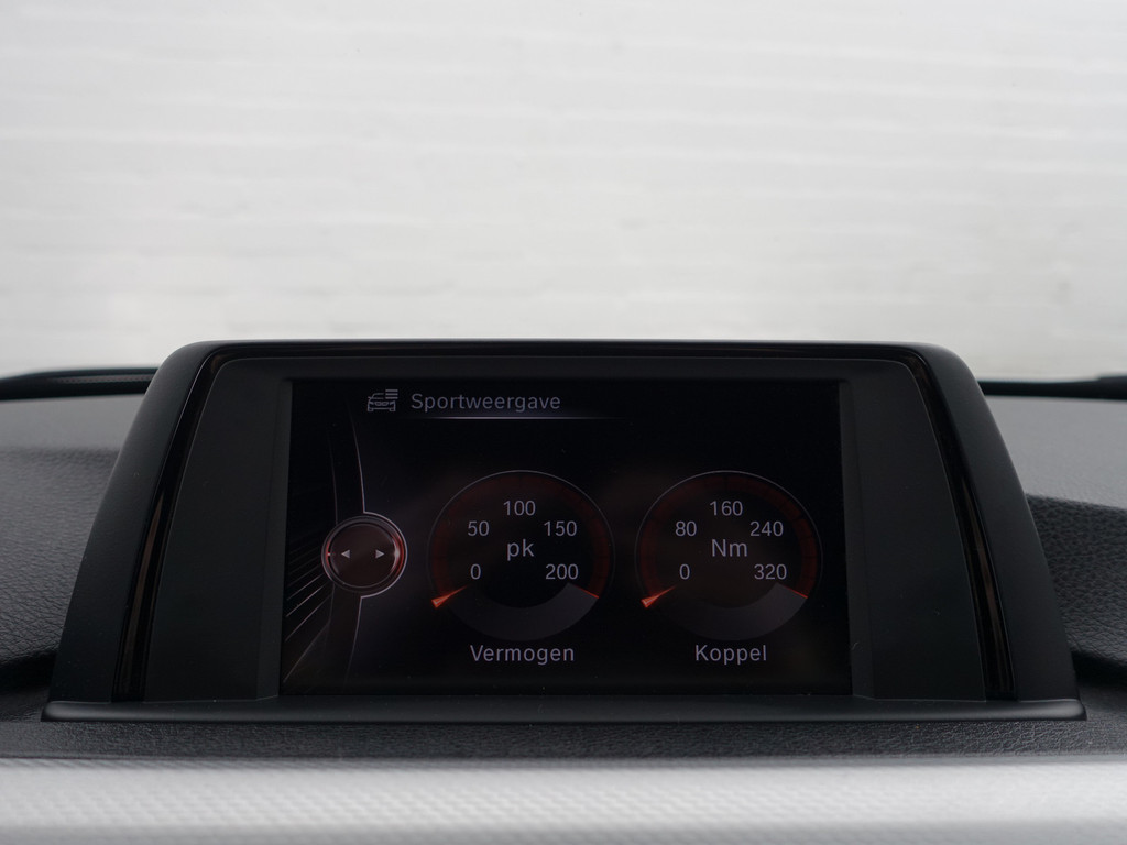 
								BMW 3-serie 320i xDrive 250pk M Performance Aut- Xenon Led, Park Assist, Dynamic Select, Stoelverwarming, Clima vol									