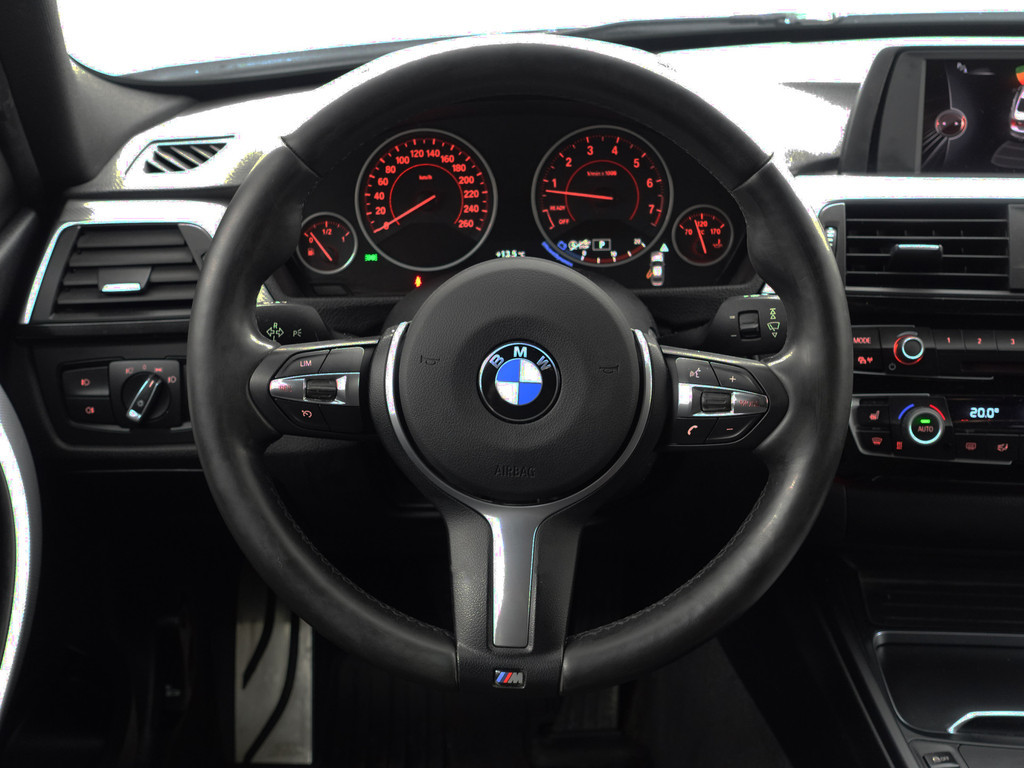 
								BMW 3-serie 320i xDrive 250pk M Performance Aut- Xenon Led, Park Assist, Dynamic Select, Stoelverwarming, Clima vol									