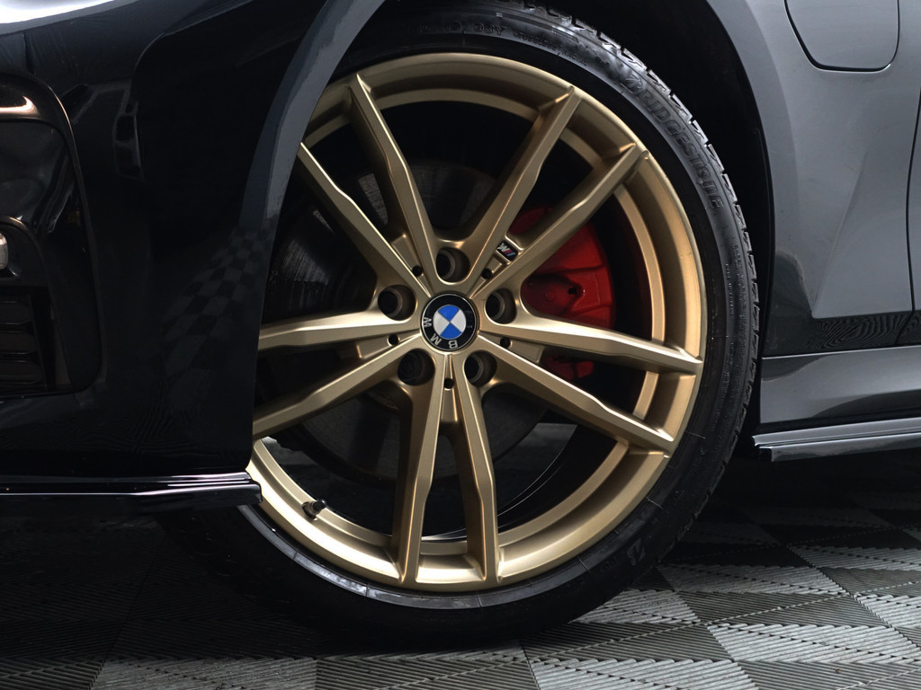 
BMW 3-serie 320e M Performance Aut- Schuifdak, CarPlay, Sfeerverlichting, Standkachel, Xenon Led, Park Assist vol									